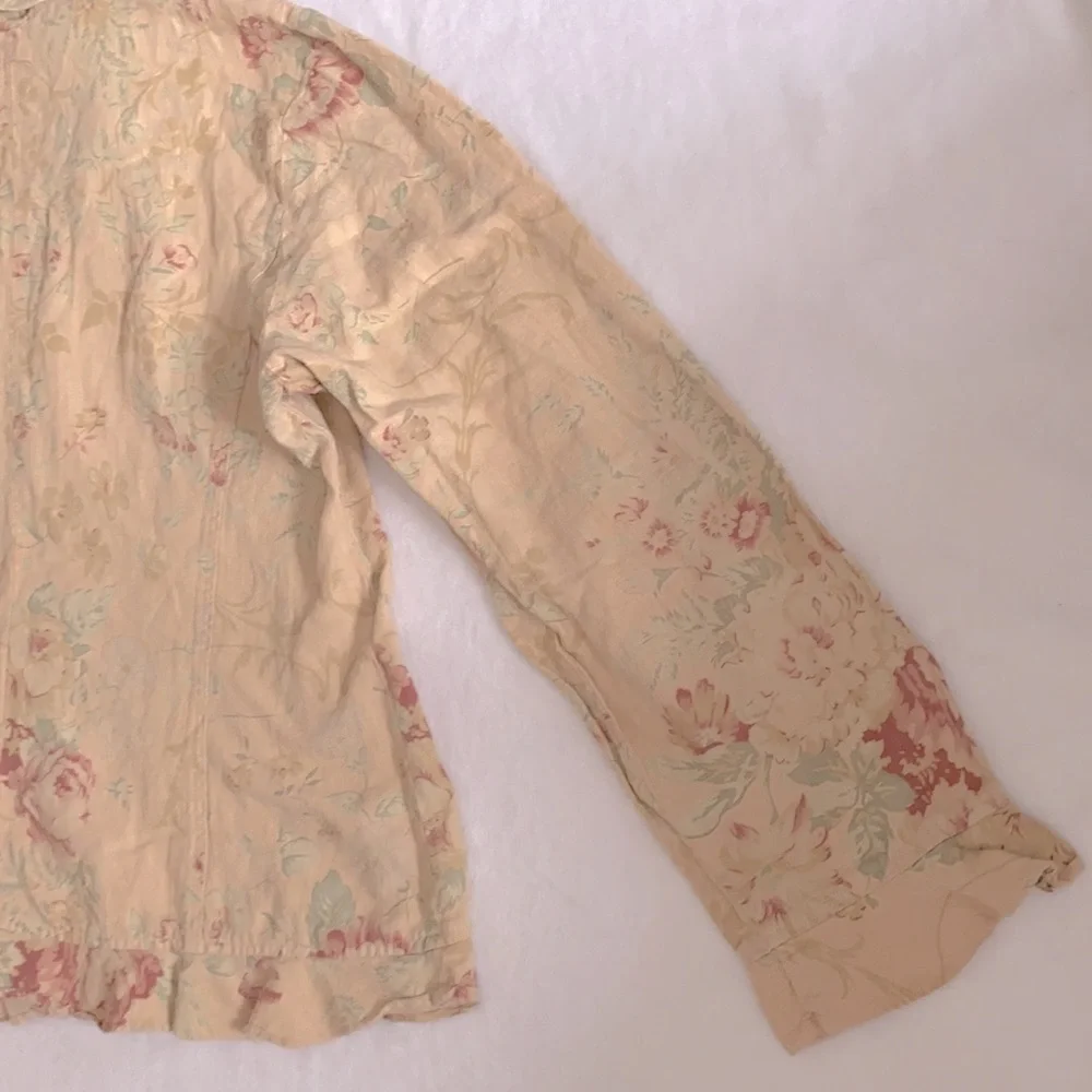 {VTG} Monroe & Main | Linen Cotton Floral Print Button Front Ruffle Trim Top - Picture 13 of 15